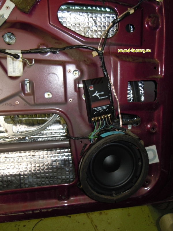 Установка: Фронтальная акустика в Mercedes ML 320